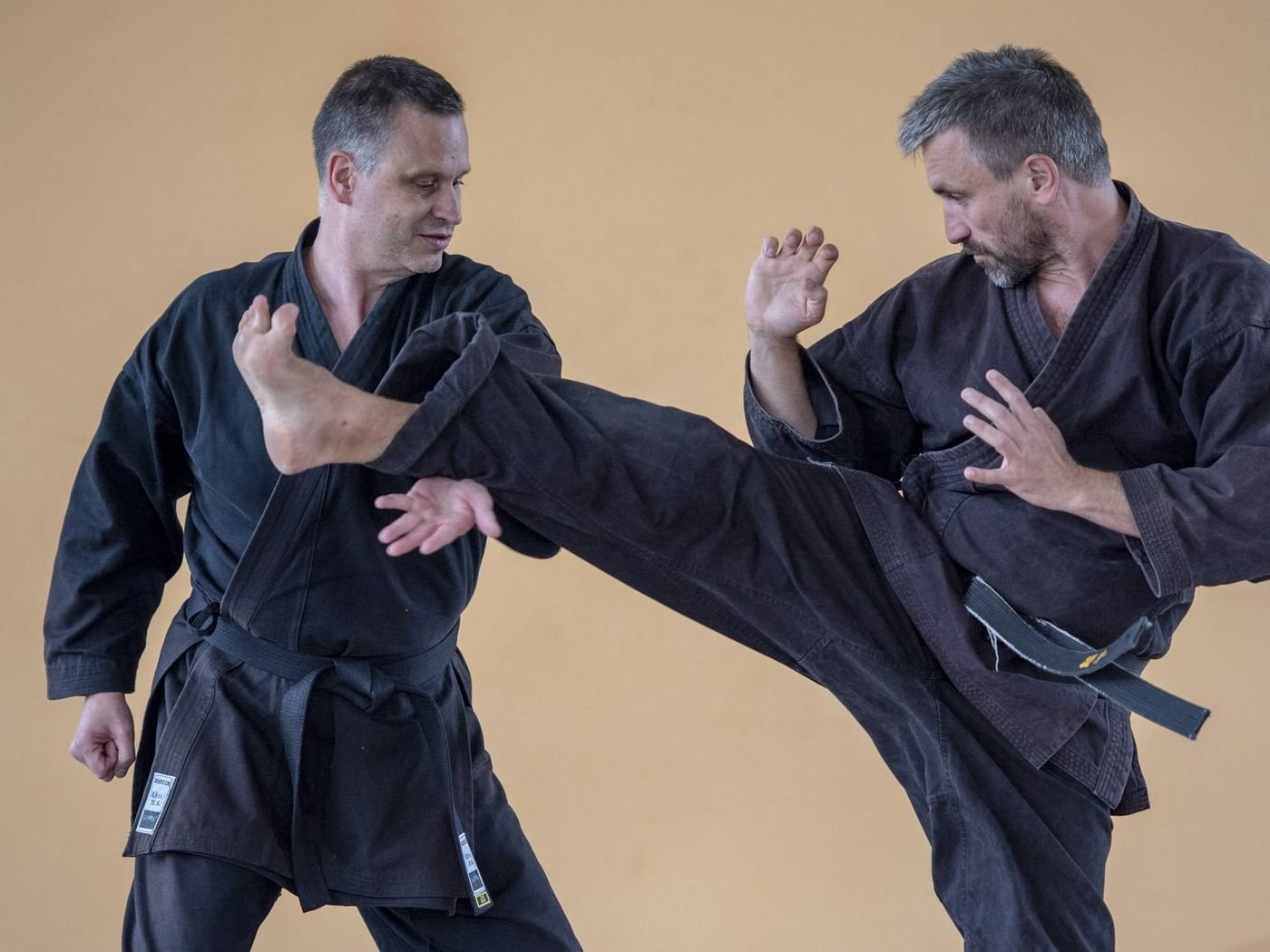 Travail de souplesse et de condition physique au dojo
